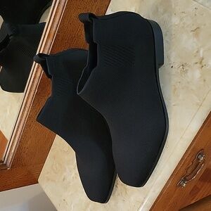Vivaia | Ryan Pro Slip On Water Repellent Ankle Boots Black Size 42 or US 10.5